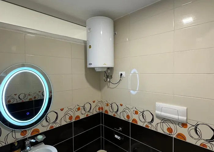 Luxury Surrounded By Nature 地拉那